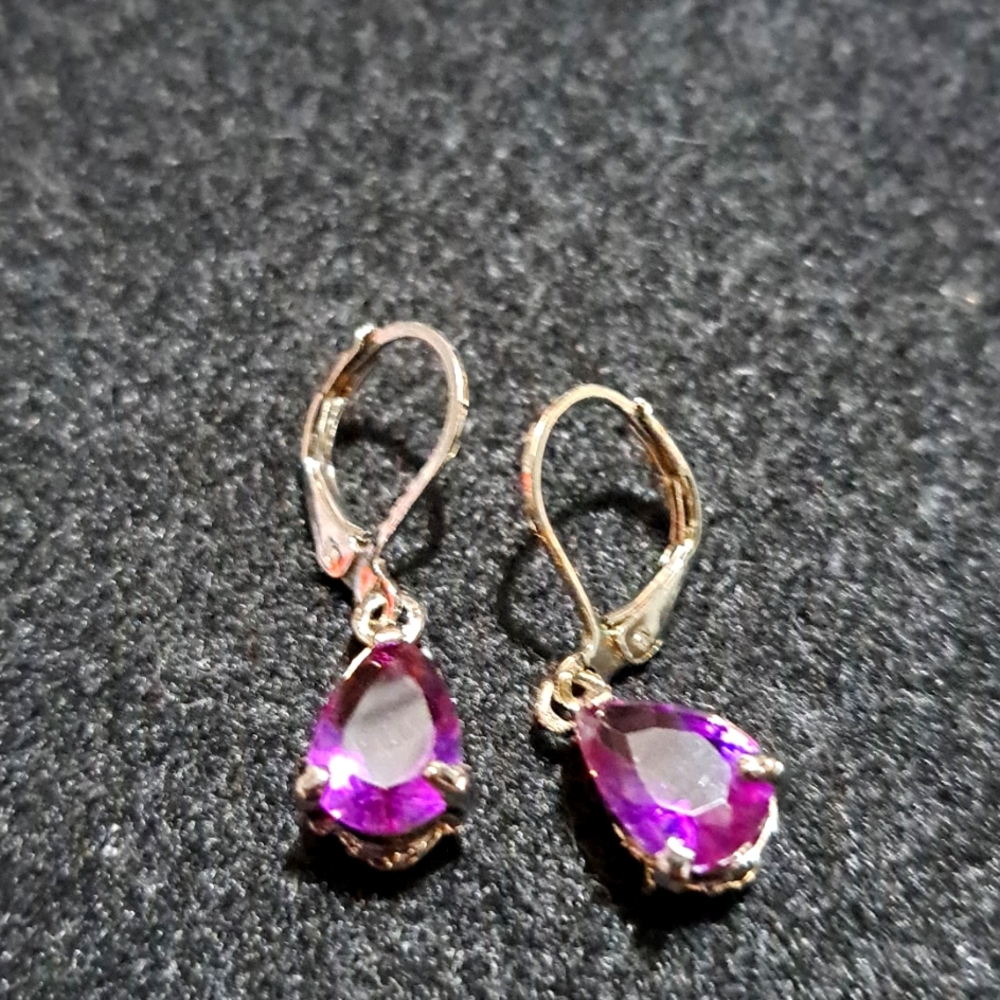 Nwot 9.25 amethyst earrings